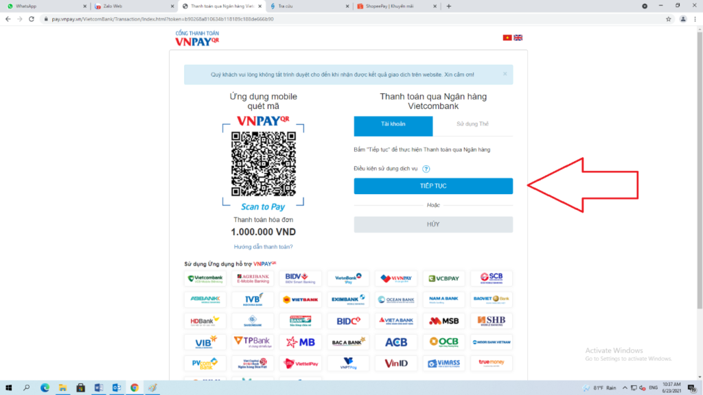 Khách hàng đăng nhập vào tài khoản Banking của ngân hàng và thực hiện thanh toán
