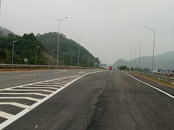 Nút giao C11 thuộc cao tốc Hà Nội – Việt Trì dài hơn 3 km