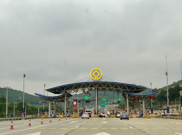 Trạm thu phí trên cao tốc Hạ Long – Vân Đồn