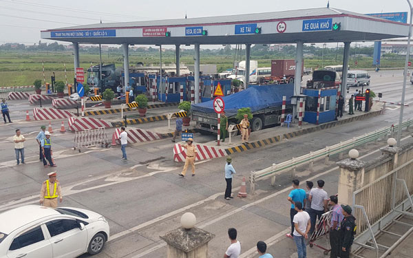 Trạm thu phí Phả Lại là một trong hai trạm thu phí tại cao tốc Hà Nội - Bắc Ninh 