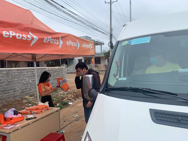 Chủ phương tiện cá nhân có thể dễ dàng dừng lại đăng ký tại các điểm dán thẻ