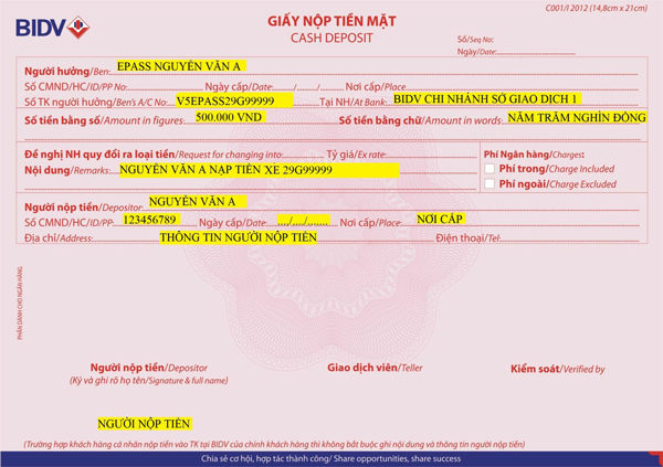 Khách hàng điền thông tin vào Giấy nộp tiền mặt để chuyển tiền vào tài khoản ePass thông qua biển số xe