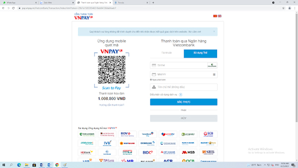 Nếu thanh toán qua thẻ ATM, chọn tab Sử dụng thẻ, điền thông tin thẻ rồi nhấn Xác thực