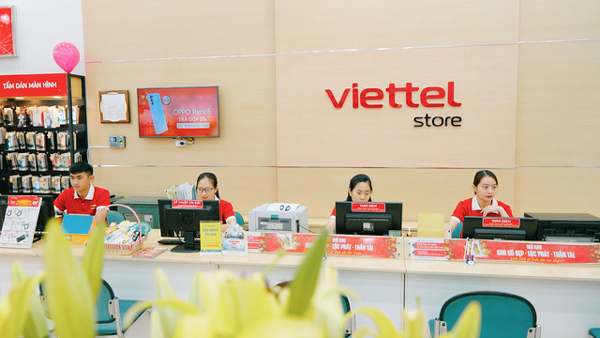 Tới ngay điểm dịch vụ của Viettel Store trên cả nước để đăng ký dán thẻ ePass