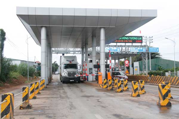 Khi đi qua trạm thu phí Ea Đar (Đắk Lắk), chủ phương tiện cần trả mức phí 25.000 – 120.000 VNĐ/lượt