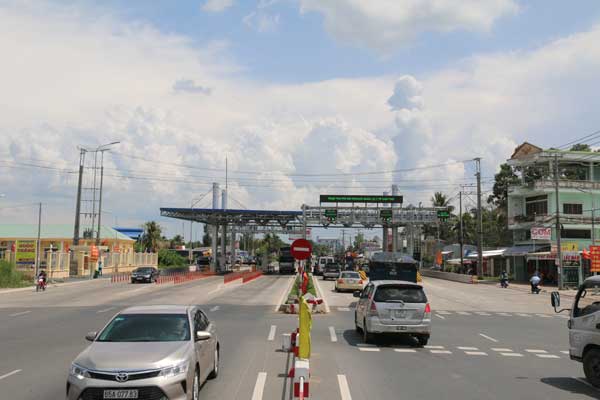 Khi qua trạm Cần Thơ Phụng Hiệp chủ phương tiện cần trả mức phí từ 30.000 – 180.000 VNĐ/lượt