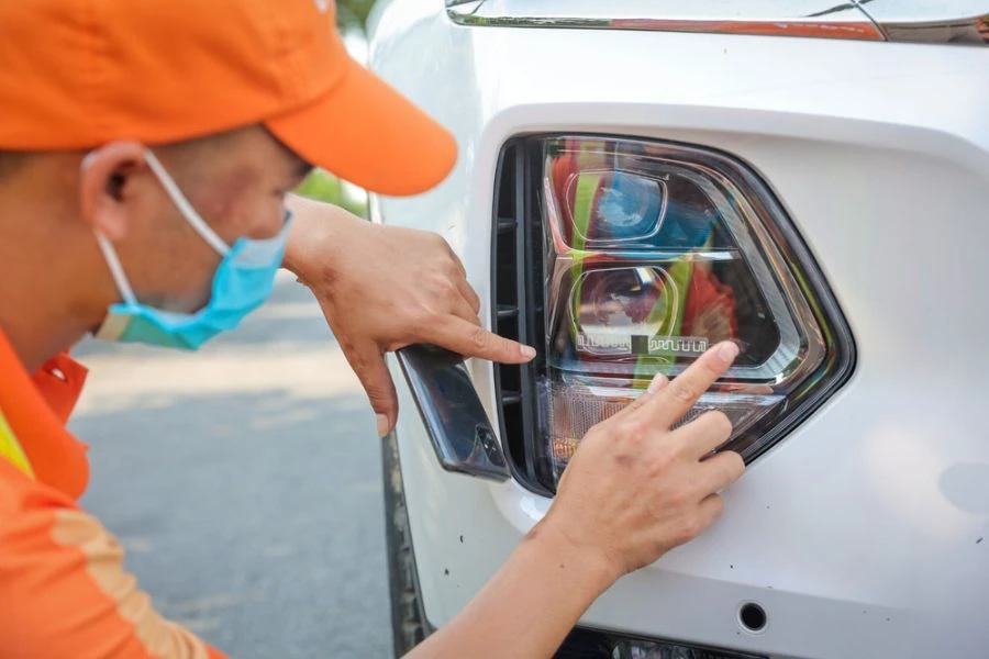 vị trí dán ePass trên đèn xe